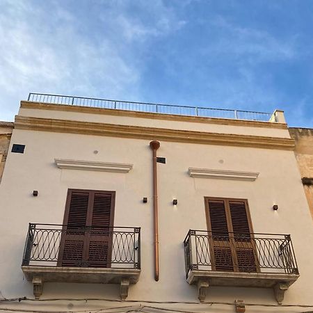 Casa Vacanze Al Trenta3 Marsala Eksteriør billede